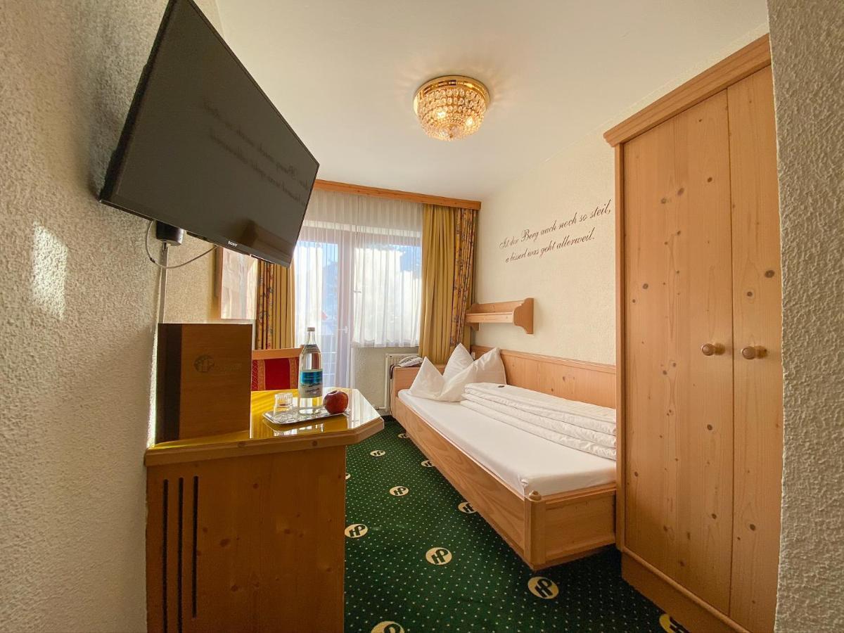 Hotel Pachmair - Im Herzen des Zillertal's Uderns Exterior foto